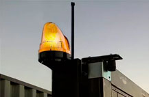 Монтаж сигнальной лампы для откатных ворот - фото