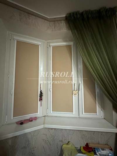 Рулонно-кассетные жалюзи на окна квартиры в Кучино